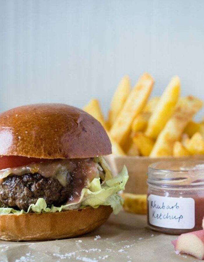 Rhubarb-burger_2022-08-10-081428_wrho